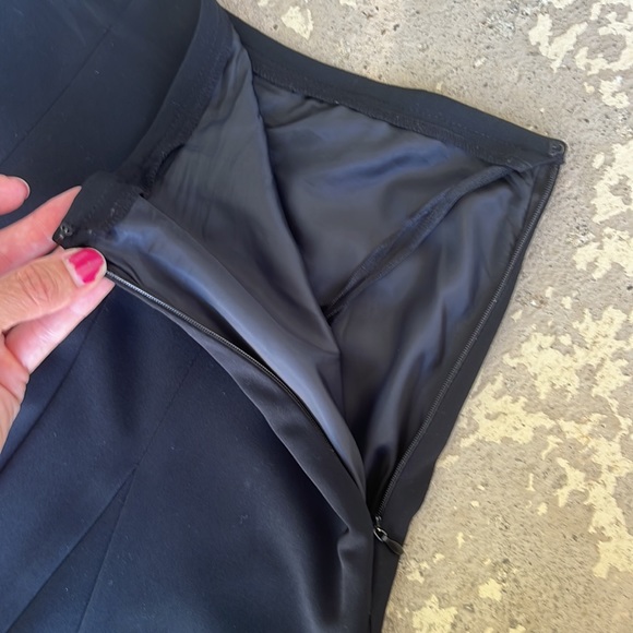 Like new Jones New York black lined skirt - Picture 9 of 15